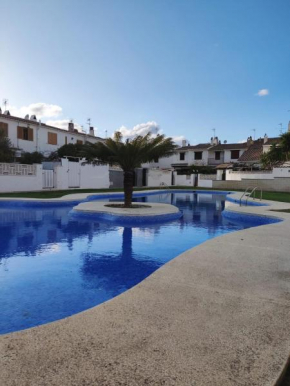 Chalet with barbecue and pool near to the beach!